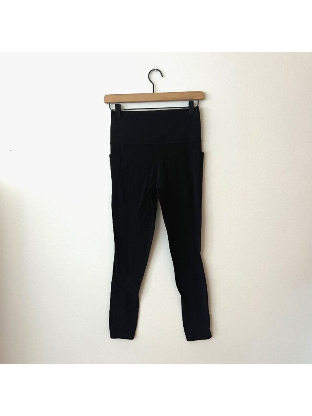Athleta Salutation Stash Tight Black Women's Size Small